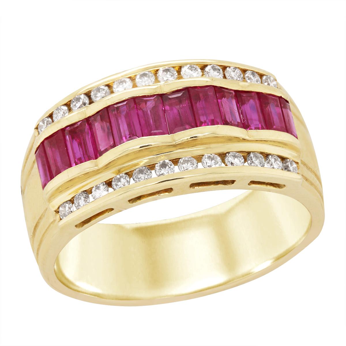 MEN'S GOLD RING WITH BAGUETTE RUBIES AND ROUND DIAMONDS, 3/4 CT TW